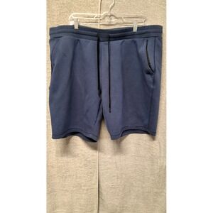 32Degrees blue shorts with draw strings and zipper pockets.
Size XXLounge shorts